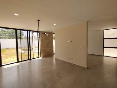 Fotografía 4 de Casa En Venta En Privada Yaax-Beh Conkal Con 3 Recamaras Y Sala De Tv.