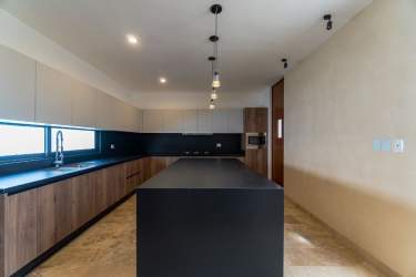 Fotografía 8 de En Venta Lujosa Residencia En Privada La Rejoyada Con Amplio Terreno De 844 M2