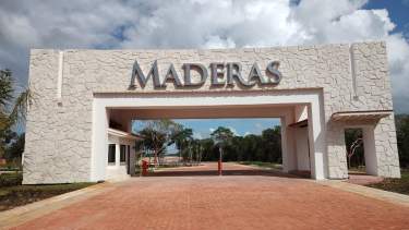 Fotografía 12 de Gran Lote Comercial En Cd Maderas, Mérida