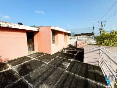 Fotografía 17 de Casa En Esquina En El Centro Con Amplio Terreno, A Solo 1 Calle De Av. Itzaes