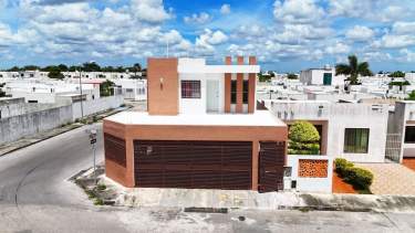 Fotografía 1 de En Venta Casa En Esquina En Las Americas Ii Con 3 Recamaras Y Sala De Tv