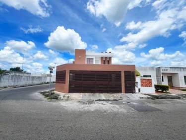 Fotografía 2 de En Venta Casa En Esquina En Las Americas Ii Con 3 Recamaras Y Sala De Tv