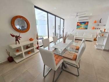 Fotografía 5 de Casa En Venta En Privada De Cholul, Con Piscina Y Recamara En Planta Baja