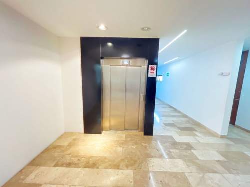 Fotografía 13 de Oficina En Venta De 65M2  En Edificio Armoran One , Totalmente Equipada