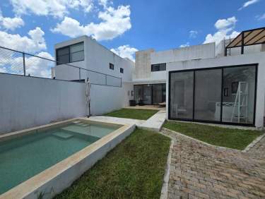 Fotografía 19 de Casa En Venta En Privada De Cholul, Con Piscina Y Recamara En Planta Baja