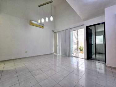 Fotografía 3 de En Venta Casa  En Real Montejo,  3 Recamaras Con Piscina Y Paneles Solar